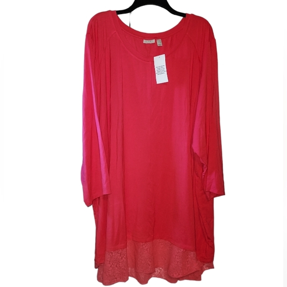 LOGO by Lori Goldstein Tops - LOGO by Lori Goldstein Rayon 230 Top with Lace Hem